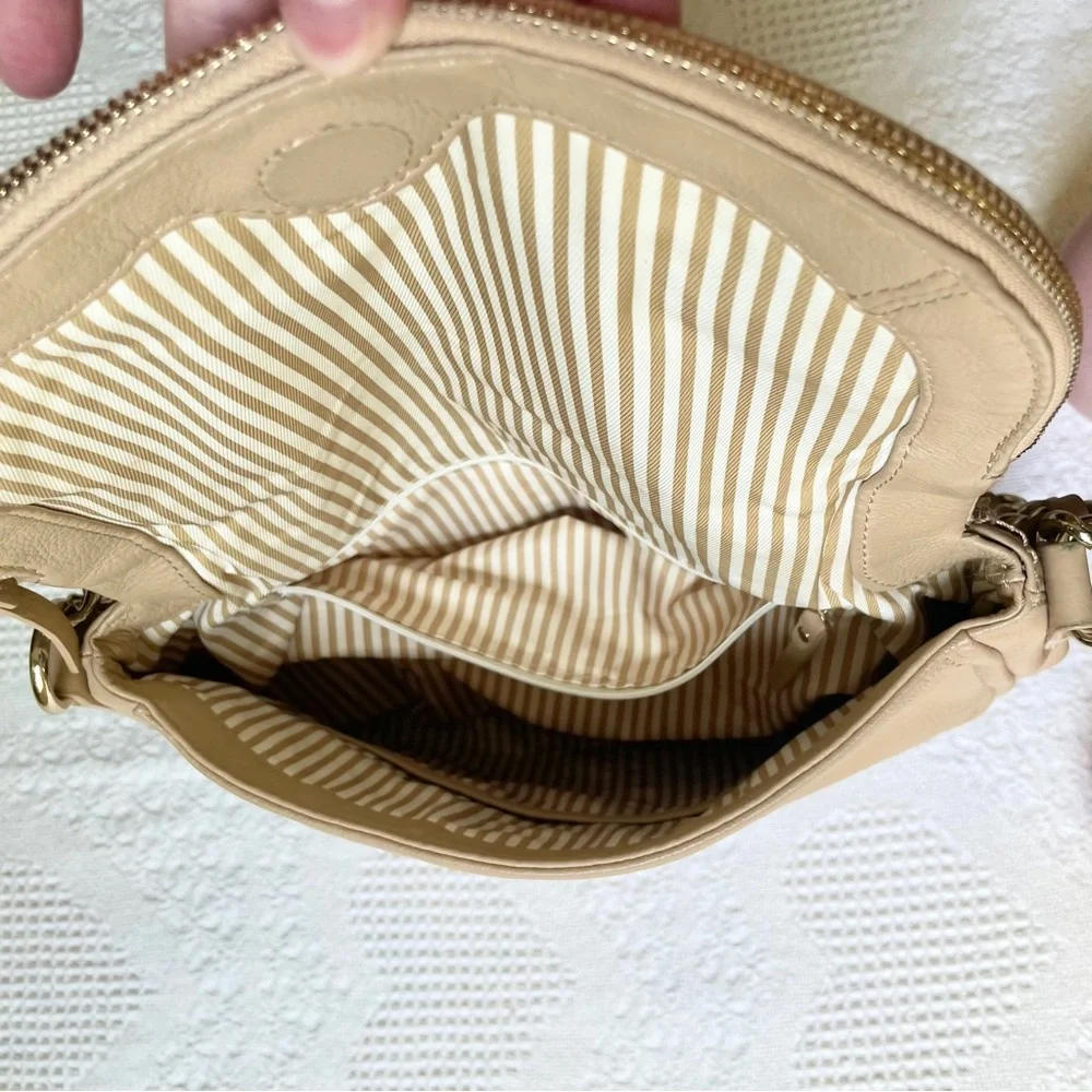 Kate Spade Purse Bag Beige Gold Pebbled Leather Cobble Hill Penny Pockets READ